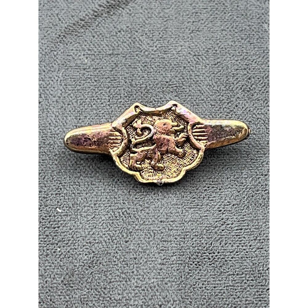 VTG Fighting Lion Pin Gold Tone